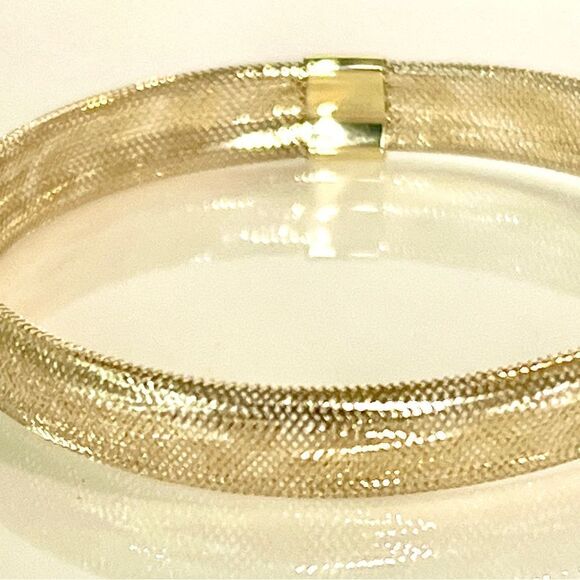 10K Woven Mesh Slip On Bracelet: An Elegant Accessory with Lifetime Guarantee - Picture 8 of 12